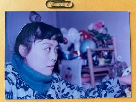 女子侧面肖像 多单合并运费满百包邮只发快递 彩色老照片非黑白老照片 全网同售 不定期下架 加购请及时付款 欢迎选购 251109PSD