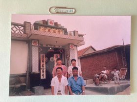 院门口 多单合并运费满百包邮只发快递 彩色老照片非黑白老照片 全网同售 不定期下架 加购请及时付款 欢迎选购 241201PSD