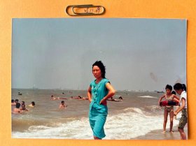 海滨 多单合并运费满百包邮只发快递 彩色老照片非黑白老照片 全网同售 不定期下架 加购请及时付款 欢迎选购 251109PSD