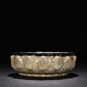 宋官窑镶嵌贝壳花鸟凤纹莲瓣圆洗7x19厘米