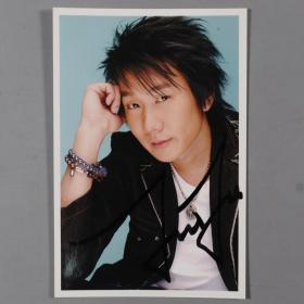 同一旧藏：华语流行乐男歌手、音乐人、潮牌主理人 林俊杰签名照 一张 HXTX240678