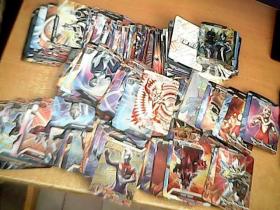 奥特曼专用收藏册空册6册 + 奥特曼卡片510张 其中普通卡255张，闪卡（亮卡）245张，塑料卡5张，从不同角度看的变形卡5张   整体保存很好 【室厨】