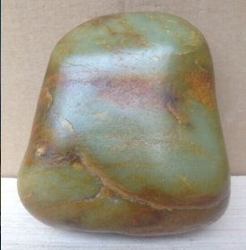 和田玉原石一个重2565克