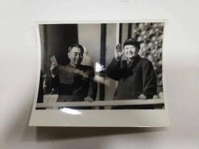 老照片——毛主席和 周总理像