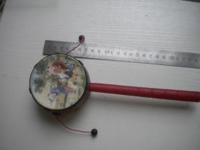 《儿童拨浪鼓》，N3375号，总长24厘米，鼓直径8厘米，辽宁省出品9.5品，老物件拨浪鼓