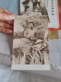 纸背有：1927年鲁迅摄于厦门黑白老照片一张