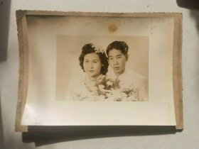 50年代夫妻结婚鲜花老照片