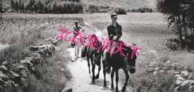 1938年白求恩在出诊路上
