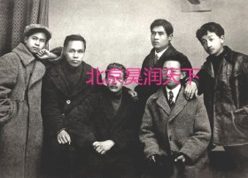 在莫斯科东方大学学习的任弼时、罗亦农与赴苏的刘仁静、张国焘等临别留影