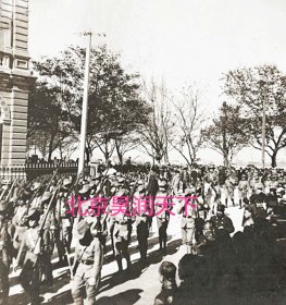 上海街道上的英国步兵 1902年