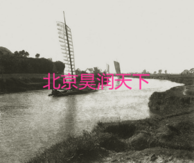 民国上海苏州河上的帆船