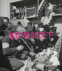 1945年11月上海码头一群即将被遣返回国的日本战俘