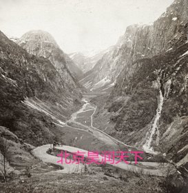 通往挪威松恩峡湾纳罗达尔的蜿蜒道路 1906年