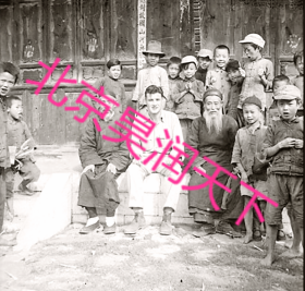 1940年代美军士兵与云南本地人在一起