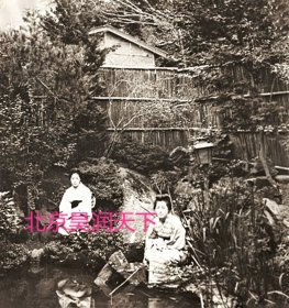 日本宫下钓鱼的日本女孩 1901年