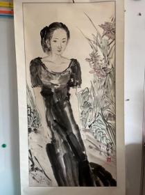 著名水墨画画家，北京语言文化大学教授（1945.5—）署名张志中，河北人。擅长水墨画。1966年毕业于中央美术学院附中。北京语言文化大学教授，一级美术师，中国美术家协会会员。