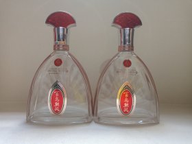 五粮液《百鸟朝凤酒--浓香型白酒》空酒瓶·空瓶·玻璃瓶·外包装瓶2022年7月5日（宜宾五粮液股份有限公司出品）一对合售