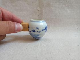 青花瓷器《木柄花瓣纹·写意山水人物行船图·尖底水盂式（青花鸟食罐）》约1990-2010年近现代左右