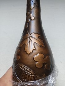 《百龄古堡·凯勒庄园：干红葡萄酒（酒精度15%/750ml）BALLEN COBBLE-LANGUEDOC》法国原瓶进口·酒瓶·空瓶·玻璃瓶·外包装瓶2023年4月10日（格兰保罗深圳国际贸易有限公司经销）一对合售