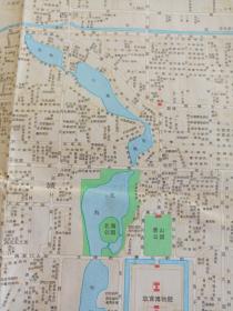 《北京市城区街道图》1982年6月1版1印(彩色地图、交通行政图、旅游导游图,北京市测绘处绘制,北京旅游出版社)