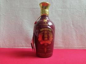 《新郎酒（9年）--浓酱兼香型白酒》酒瓶·空瓶·瓷瓶·外包装瓶2012年3月1日（四川省古蔺郎酒厂有限公司出品，附：说明书）