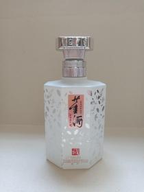 《董酒（6年珍藏）--董香型白酒》酒瓶·空瓶·玻璃瓶·外包装瓶2022年11月10日（贵州董酒股份有限公司出品）一对合售
