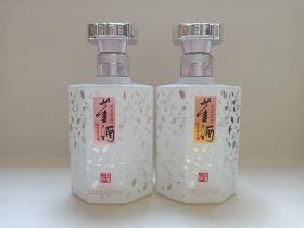 《董酒（6年珍藏）--董香型白酒》酒瓶·空瓶·玻璃瓶·外包装瓶2022年11月10日（贵州董酒股份有限公司出品）一对合售