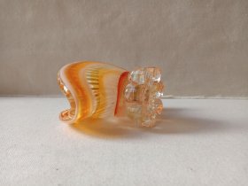 《扇贝型高级琉璃烟灰缸/琉璃摆件》1960-1980年代左右(黄色花纹)