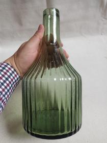 《绿色菊瓣纹：玻璃插瓶·玻璃储物瓶·玻璃花瓶·玻璃摆件·玻璃观赏件》约1960-1990年代左右（印纹玻璃工艺制品）