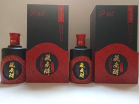 僜巴山寨《藏南醇酒（陈酿）--浓香型白酒）》酒瓶·空瓶·玻璃瓶·外包装瓶带盒2010-2020年代（西藏察隅县粮油公司出品）一对合售