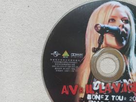 《艾薇儿：日本演唱会》DVD音乐歌曲专辑、光碟、光盘、歌碟、影碟、唱片1碟片1袋装2007年(贵州文化音像出版社出版，艾薇儿·瑞摩娜·拉维妮，lAvril Ramona Lavigne ，Avril  Lavigne ，广东华光唱片发行，环球唱片有限公司供版)