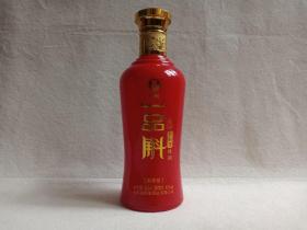 鸿润：紫皮《一品斛：石斛酒--斛香型白酒》酒瓶·空瓶·玻璃瓶·外包装瓶2010-2020年代（云南品斛堂酒业有限公司出品）