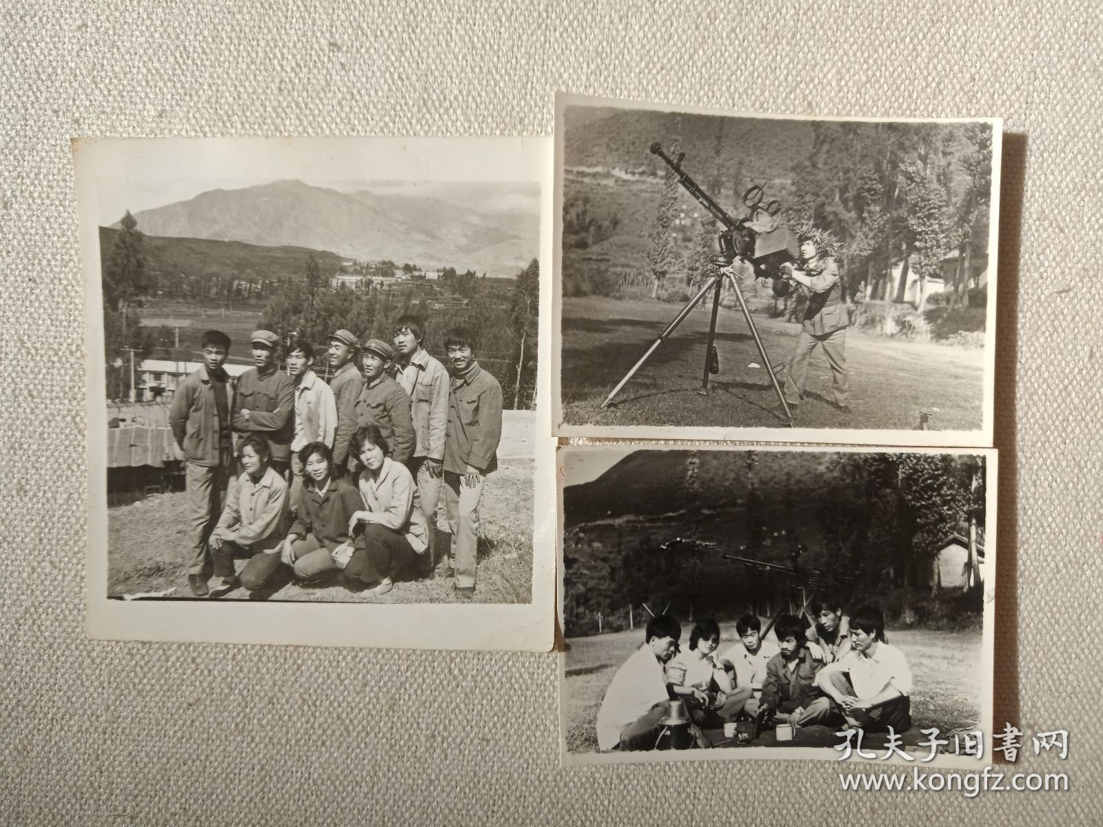一般合影照第170-《大理地区民防射击演练等单身及众人合影（高射机枪等）》约1960-1980年代左右黑白老照片、老相片、老像片 、老资料一批3张合售