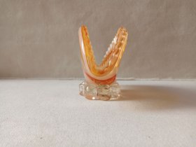 《扇贝型高级琉璃烟灰缸/琉璃摆件》1960-1980年代左右(黄色花纹)