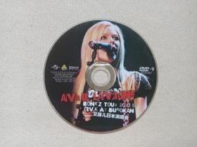 《艾薇儿：日本演唱会》DVD音乐歌曲专辑、光碟、光盘、歌碟、影碟、唱片1碟片1袋装2007年(贵州文化音像出版社出版，艾薇儿·瑞摩娜·拉维妮，lAvril Ramona Lavigne ，Avril  Lavigne ，广东华光唱片发行，环球唱片有限公司供版)