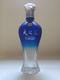 洋河《天之蓝酒--浓香型白酒》酒瓶·空瓶·玻璃瓶·外包装瓶2022年1月6日（江苏洋河酒厂股份有限公司出品）