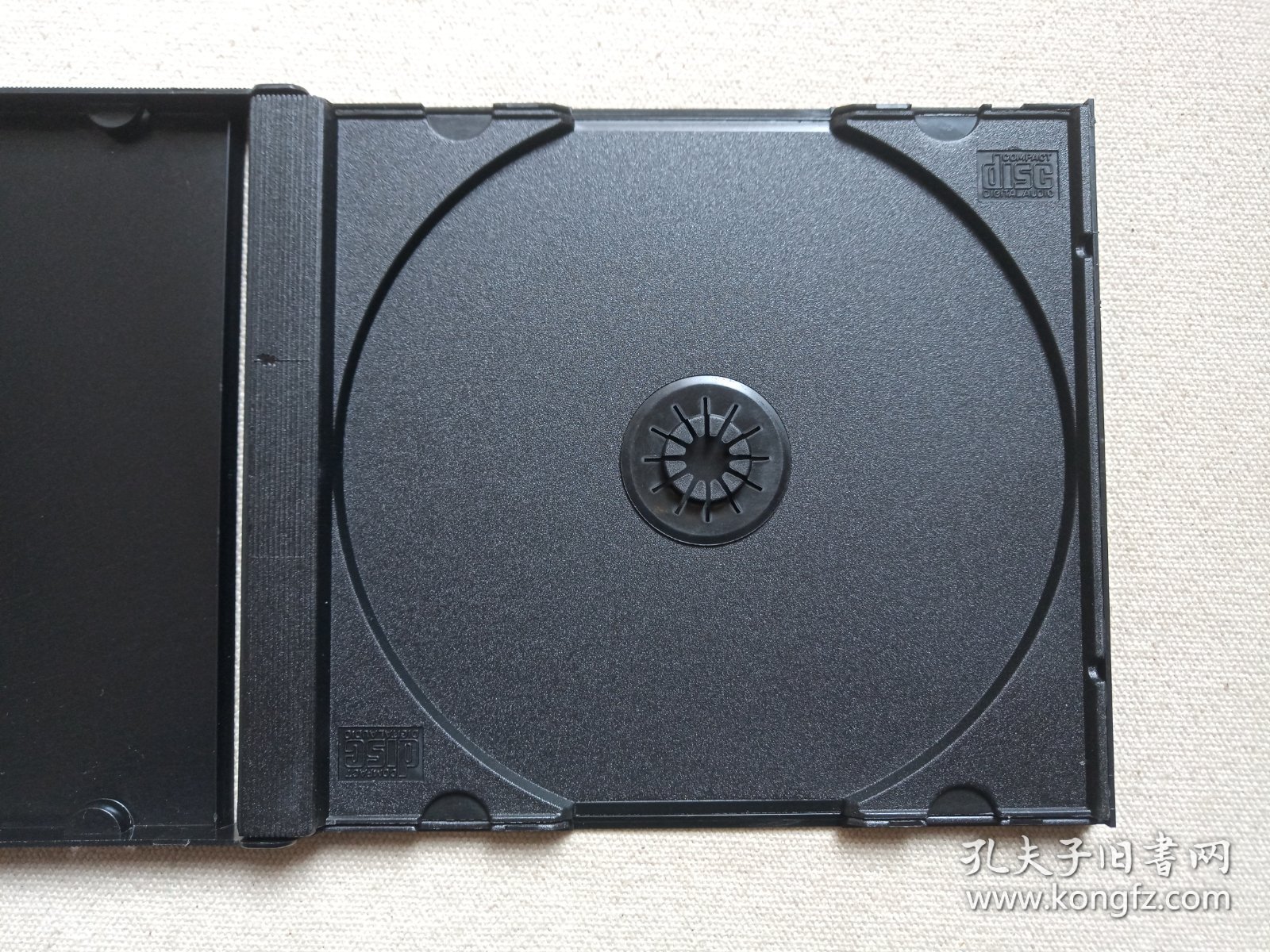 《风情万种（电子琴演奏）》音乐歌曲·乐器演奏·高清晰度VCD2.0影音光碟、光盘、专辑、影碟、歌碟、唱片1碟片1盒装1998年（扬子江音像出版社出版发行，艺洲音像公司经销）