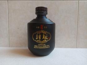 中国江苏：砌末《封坛酒--浓香型白酒》酒瓶·空瓶·玻璃瓶·外包装瓶2010-2020年代（宿迁市洋河镇楚柔酒业有限公司出品）