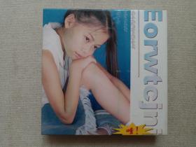 《漂亮宝贝：女孩-小朋友室内写真·艺术照片》2000-2010年代左右5-7寸彩色纪念照一册（天真、烂漫、童贞、有趣）