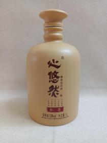 《心悠然酒（私享1L）--酱香型白酒》空酒瓶·空瓶·瓷瓶·外包装瓶2021年12月20日（贵州省习水县小糊涂仙酒业有限公司出品）