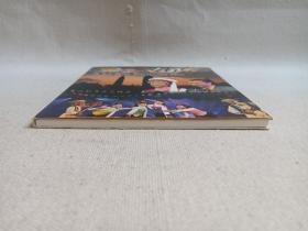 《CCTV综艺大观(大理专辑)》VCD音乐歌曲·影视光碟、光盘、唱片、影碟、歌碟1碟片1盒装2002年(大理州委、四川电子音像出版中心出版发行,主持:曹颖、刘仪伟,含:麻雀调与金花舞、婚誓与弯弯的月亮、绣荷包、小河淌水、水姻缘、弦子弹到你门前,金花花遍地开等)