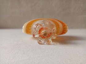 《扇贝型高级琉璃烟灰缸/琉璃摆件》1960-1980年代左右(黄色花纹)