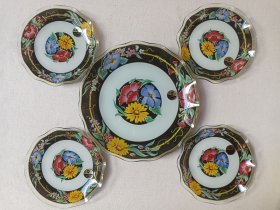《（申玻 SENIOR GLASS COLTD）高级玻璃花纹彩盘》1980-1990年代左右（水果盘/赏盘）一套一盒装5个合售