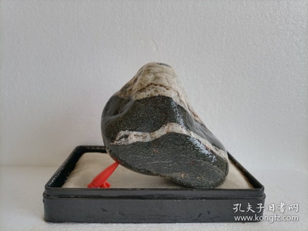 新进卫河珍品原石3752“机器狗”（画面清晰，形象逼真，石型完好，自然天成，店庆大酬宾）、卫河原石3972“山舞银蛇”（画面唯美，石型完好，自然天成）（共2块，每块188元）