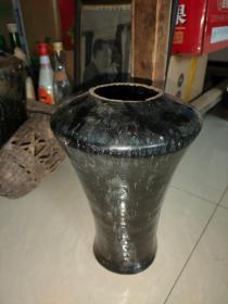 古代老瓷罐梅瓶
