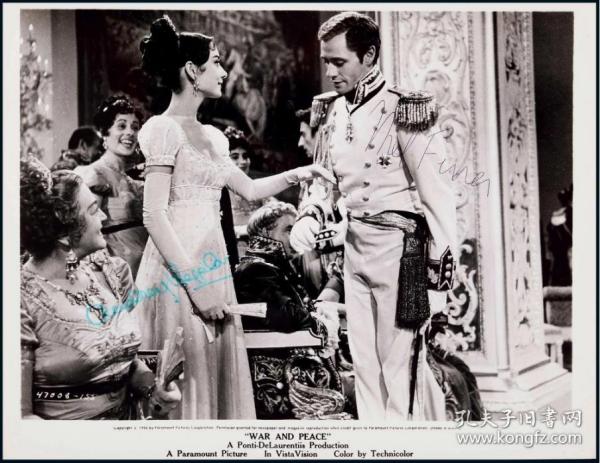 7818    奥黛丽·赫本（Audrey Hepburn）与梅尔·费勒（Mel Ferrer）夫妇二人的《战争与和平》剧照，  图书画页 画面尺寸 13.9X17.9厘米