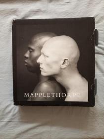 Robert Mapplethorpe【带外盒，盒边角有损】