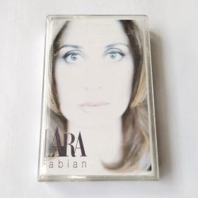 土耳其版 Lara Fabian - Pure 土耳其版磁带 二手八成新 播放正常 内页有两处黄斑 罗拉·菲比安