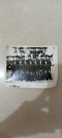 老照片1张，第十六期新训四季训练队工作人员。80年代，山西霞光照相。