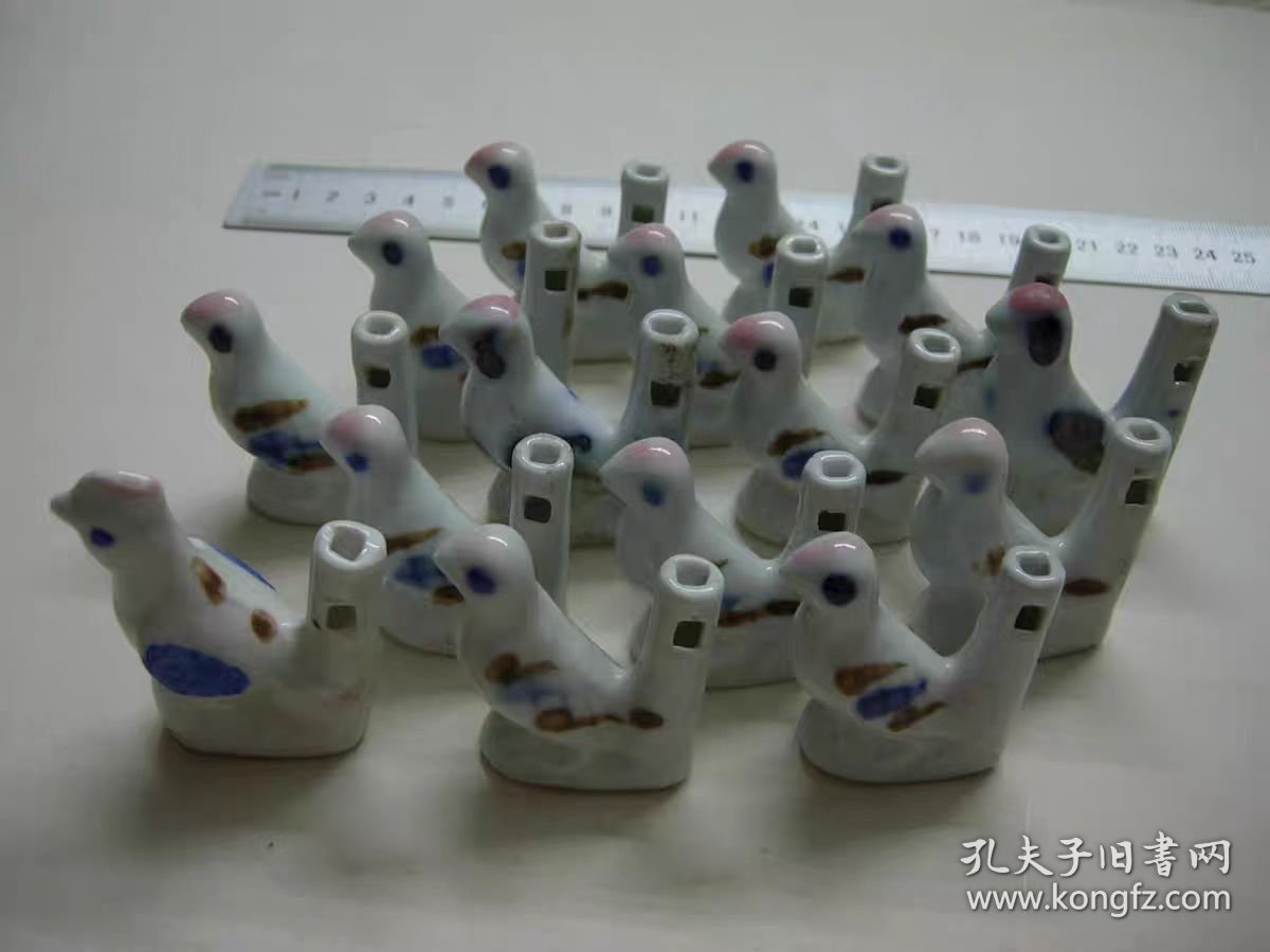早期景德镇出的动物造型瓷哨子15个